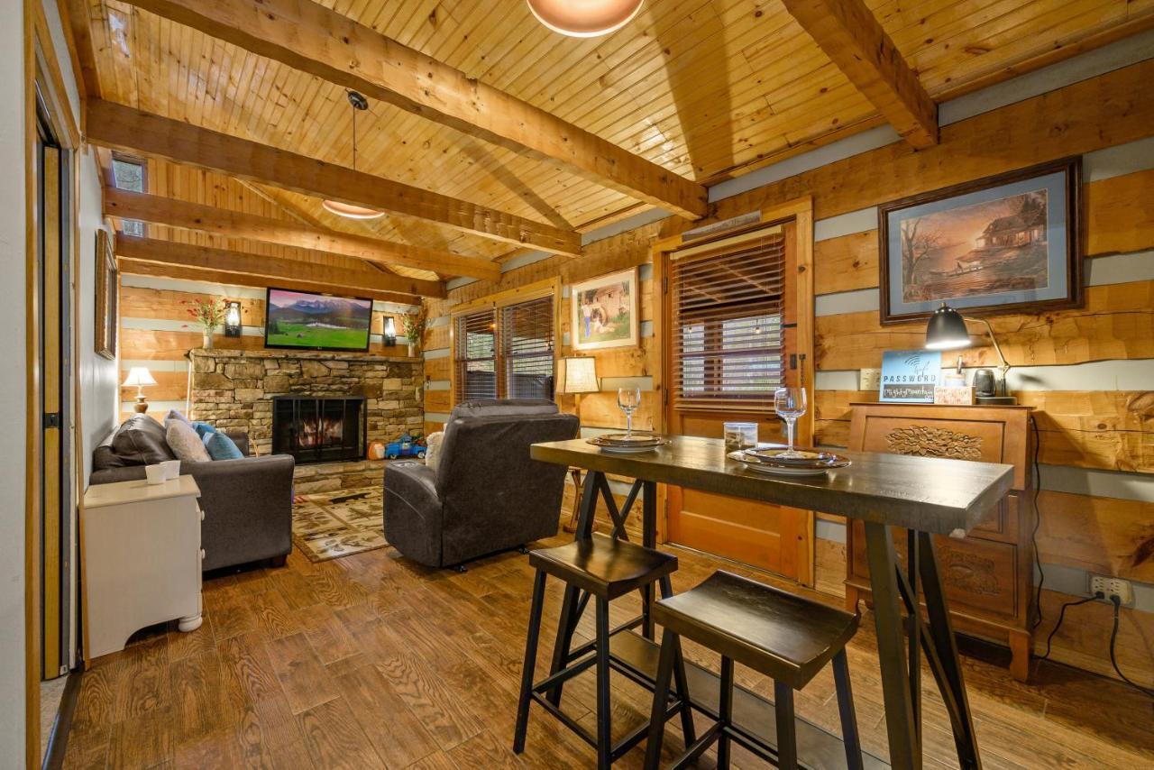 The Robins Nest With Hot Tub Pigeon Forge Exterior foto